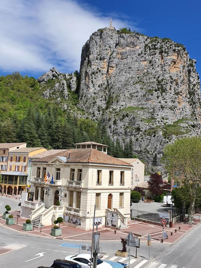 Ma Petite Auberge Castellane Bagian luar foto