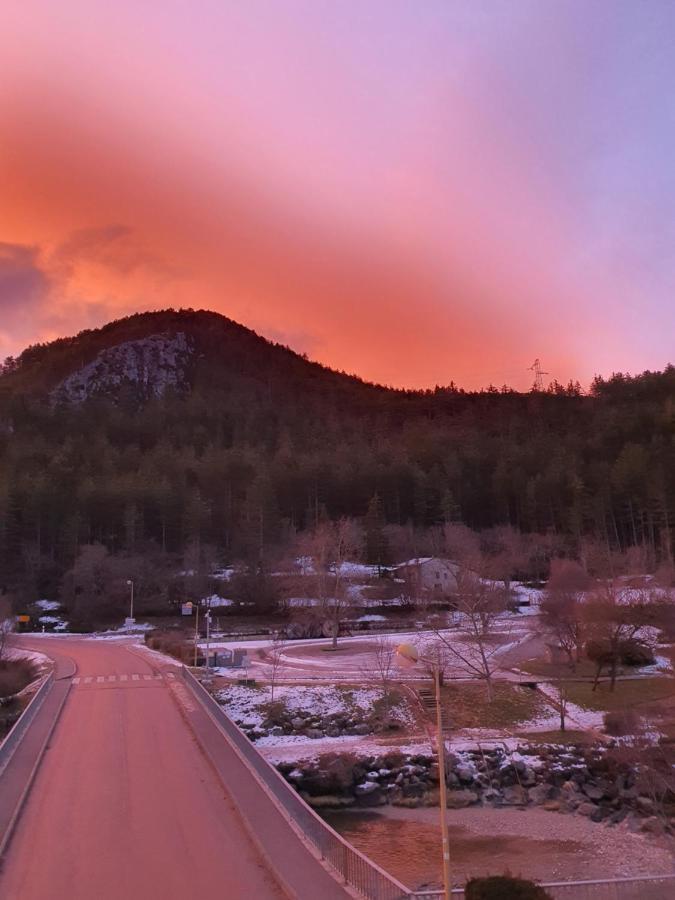 Ma Petite Auberge Castellane Bagian luar foto