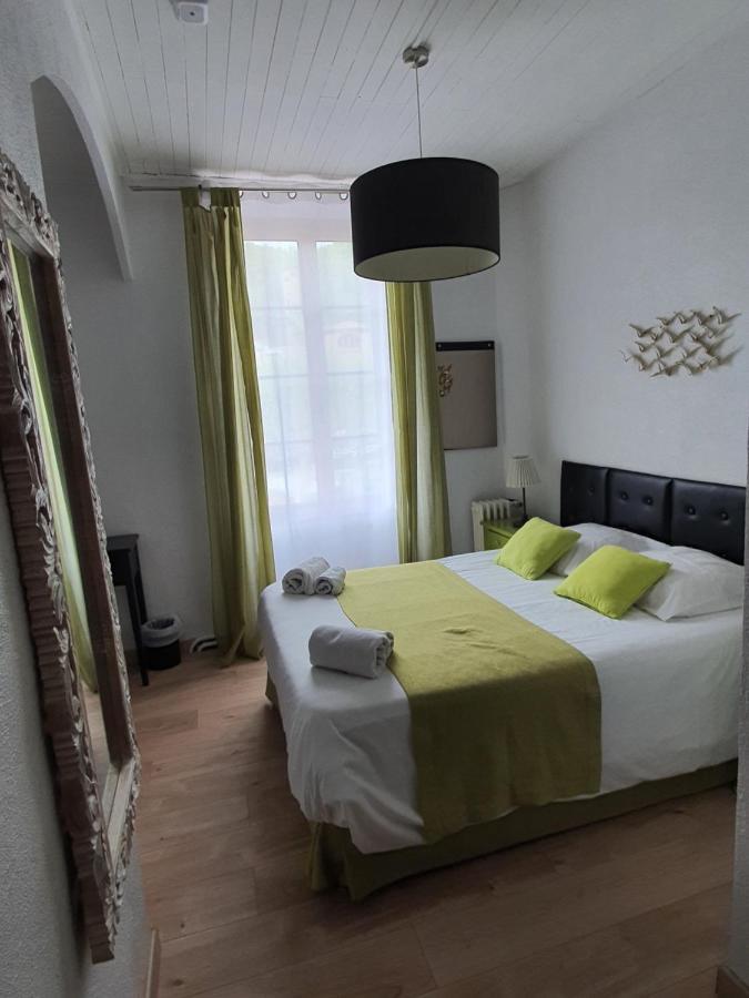 Ma Petite Auberge Castellane Bagian luar foto