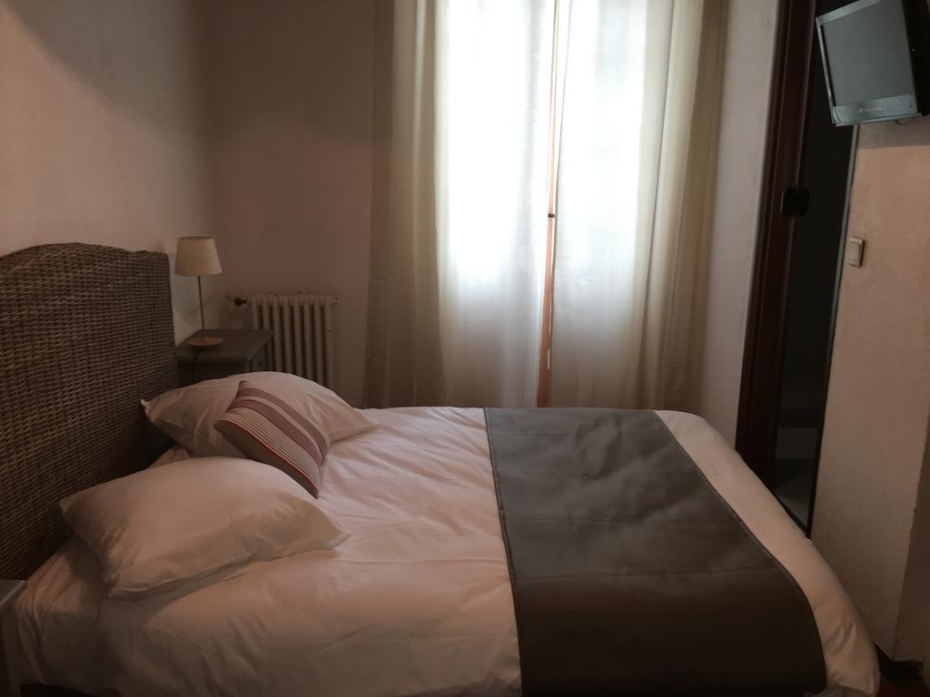 Ma Petite Auberge Castellane Bagian luar foto