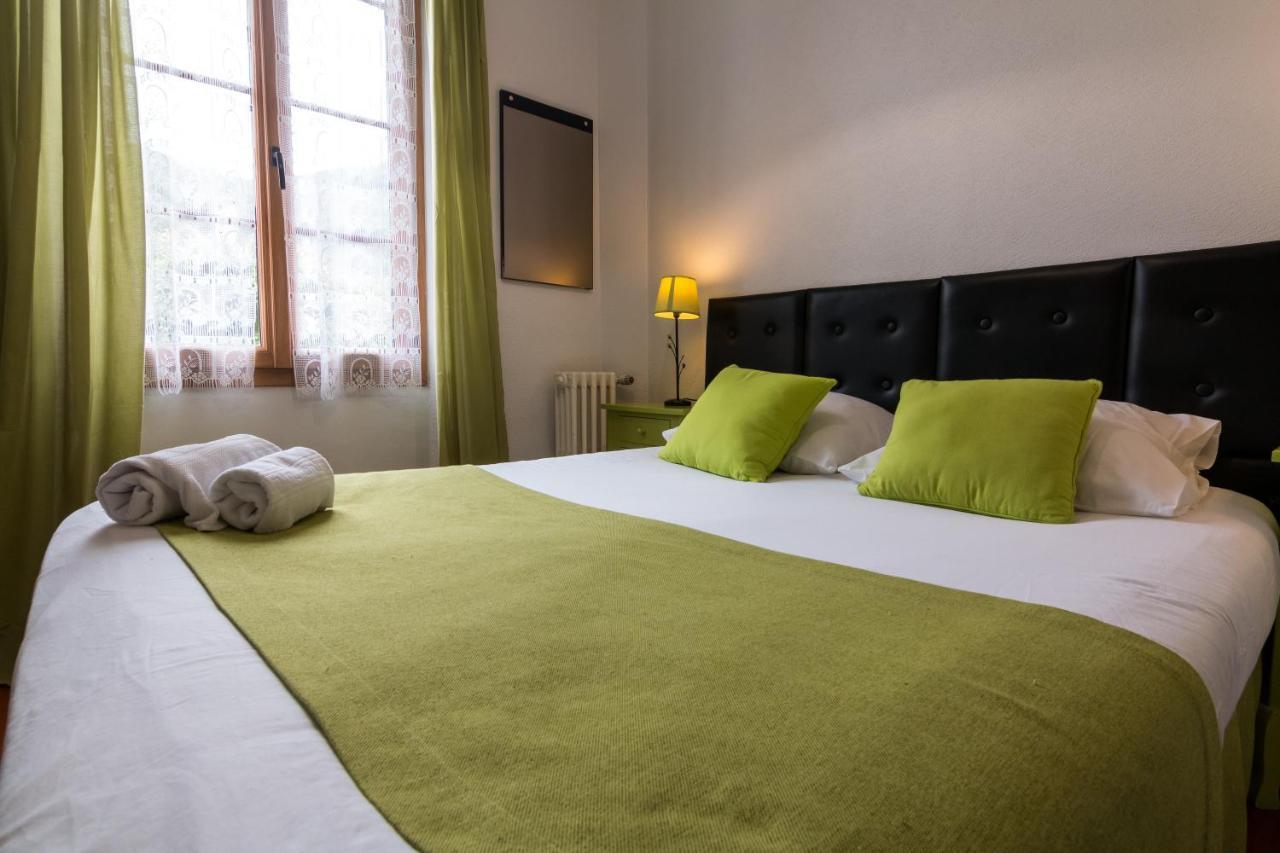 Ma Petite Auberge Castellane Bagian luar foto